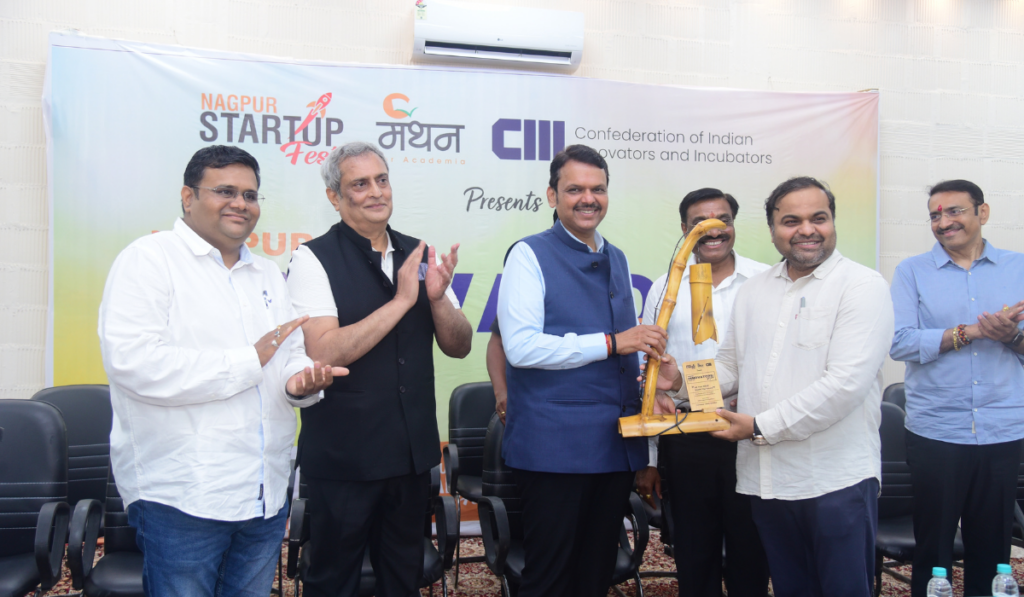 Vishnu Changde, Shashikant Chaudhary, Devendra Fadnavis, Dr. Ketan Mohitkar, Dr. Rajesh Gadewar, and Sandip Joshi
